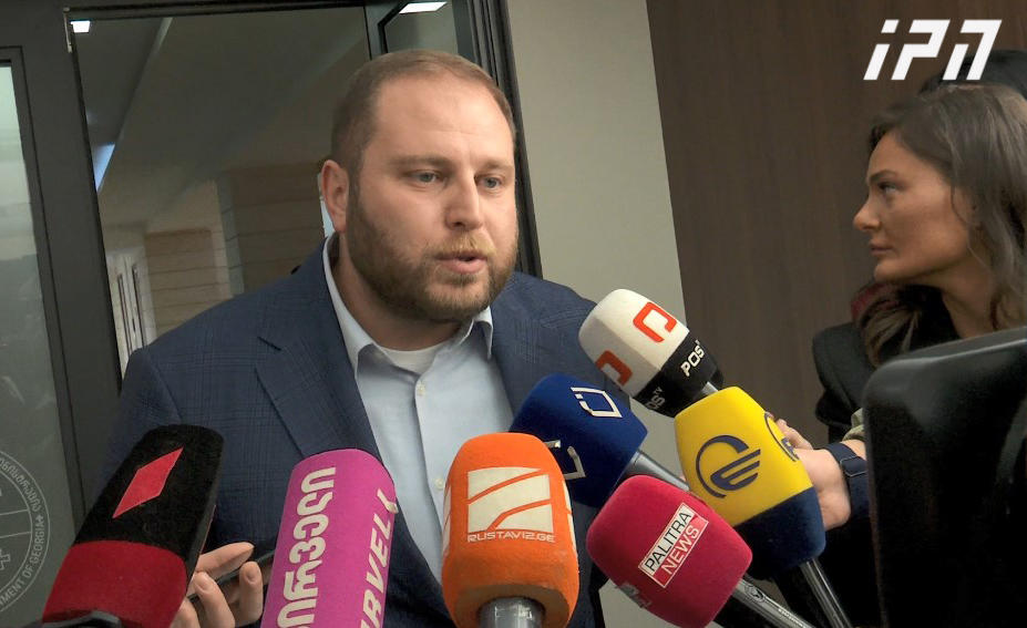 კომპანია „ფრიქსის“ დირექტორი - უბნის მაღაზიები დაიკეტა და მათი წილი აიღეს დიდმა ქსელებმა, რომლებიც ბაზარს წესებს კარნახობენ, მწარმოებლებს კი მათი შესრულება გვიწევს - ფასის რეგულირება შესაძლებელია, ვიღაცის ჯიბეს უნდა დააკლდეს