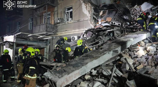 ოდესაში რუსეთის თავდასხმის შედეგად დაშავებულთა რაოდენობა 22-მდე გაიზარდა - ნანგრევებში ადამიანები არიან მოყოლილი