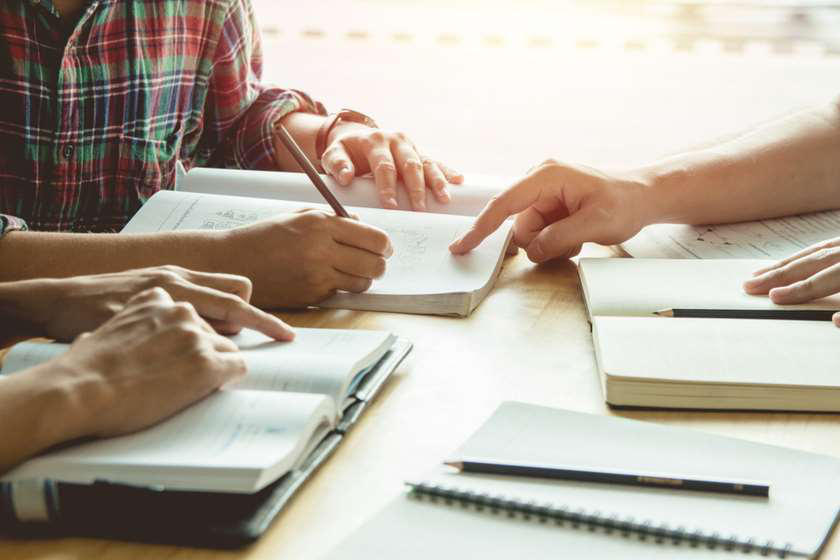 განათლების რეფორმის კონცეფცია - მეთორმეტე კლასის შესაძლებლობა დარჩება ნებაყოფლობითი და სწავლა წარიმართება წინასწარი რეგისტრაციის საფუძველზე - მეთერტმეტე კლასში უზრუნველყოფილი იქნება ორგანიზებული რეპეტიტორიუმი