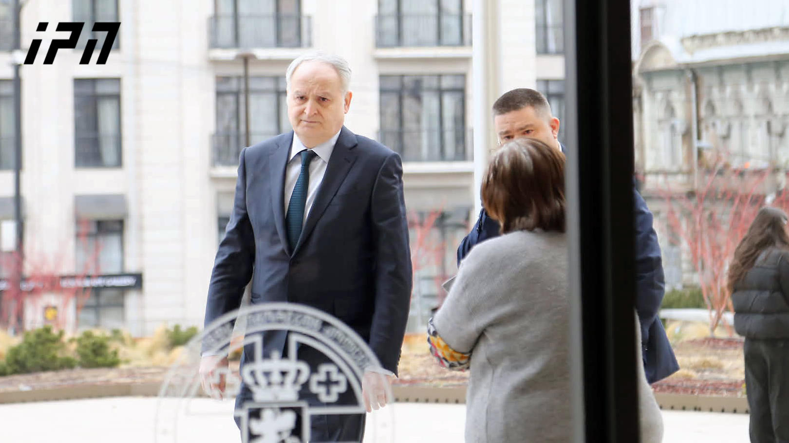 ფასებთან დაკავშირებით მთავრობის მიერ შექმნილი სამუშაო კომისია სააფთიაქო ქსელებისა და ფარმაცევტთა ასოციაციის წარმომადგენლებს ხვდება