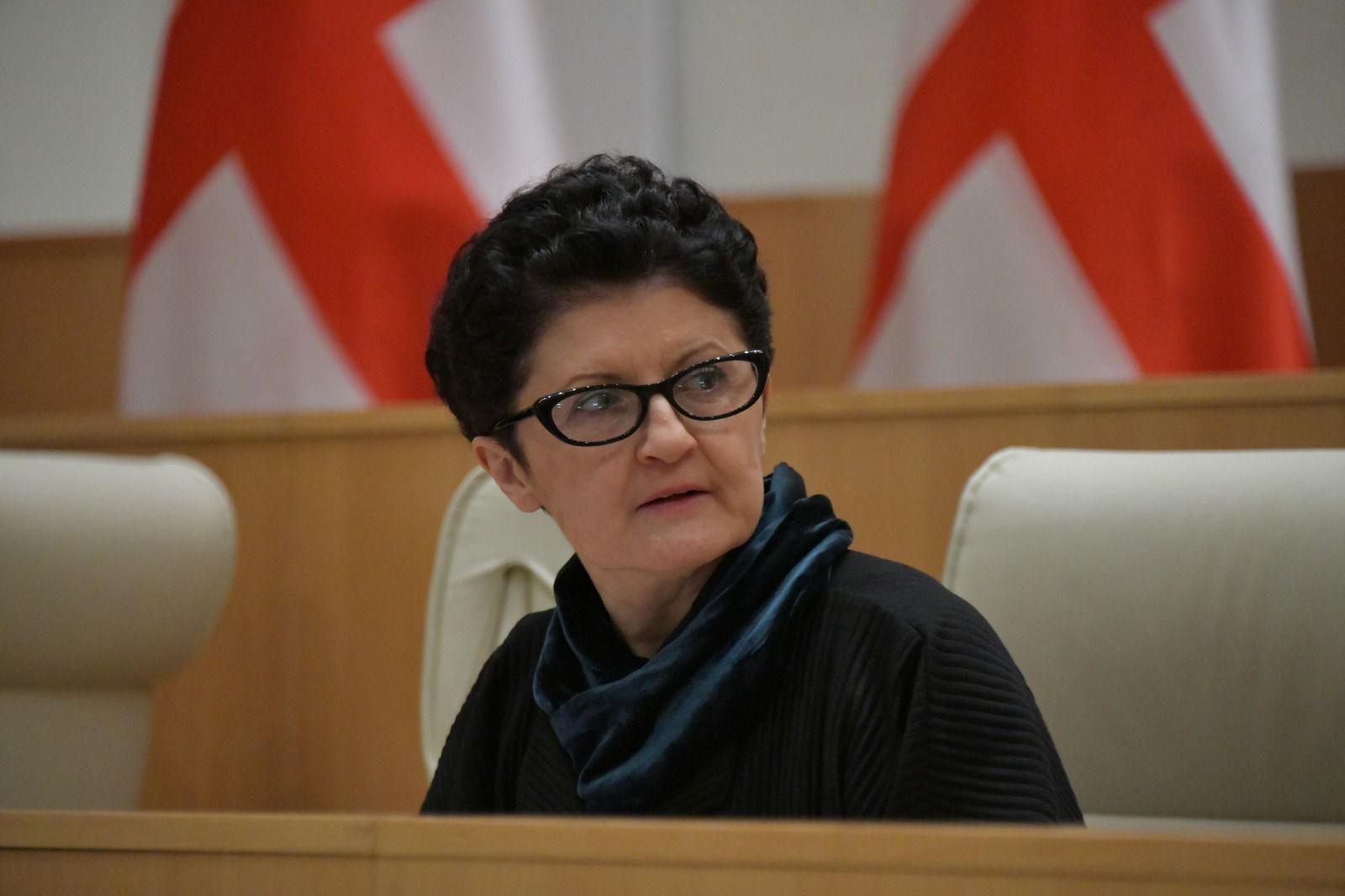 თეა წულუკიანი - გახარიამ კომისიაზე მოსვლა იარაღიანი დაცვით მოითხოვა, მე არ ვისვრი, არც კომისიის წევრები და ვისგან უნდა დაგვეცვა იარაღით? - იმდენი ვქენით, ეს ადამიანი ქვეყნიდან გავაქციეთ და რომელი დებატის წაგებაზეა საუბარი?