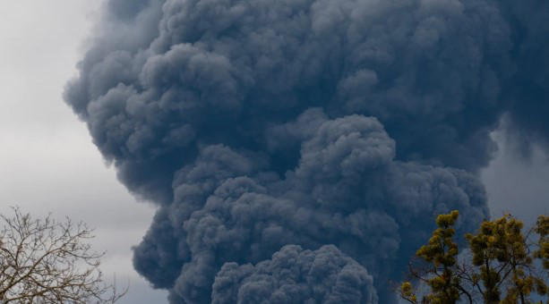 დონეცკში ბაზარსა და საცხოვრებელ სახლებზე განხორციელებული საჰაერო დარტყმების შედეგად 7 ადამიანი დაიღუპა