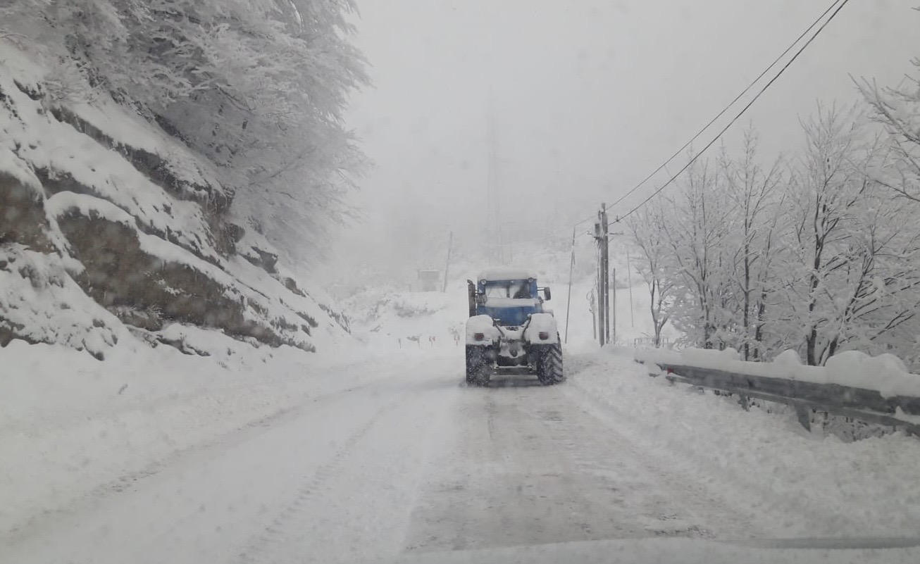 ნაქერალას უღელტეხილზე მისაბმელიანი და ნახევრადმისაბმელიანი ავტოტრანსპორტის მოძრაობა აკრძალულია