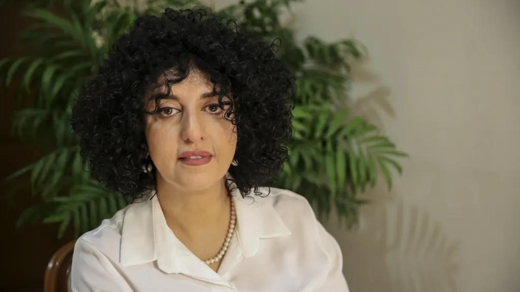 ნობელის პრემიის ირანელ ლაურეატს დამატებითი სასჯელის სახით თავისუფლების შვიდი წლითა და ექვსი თვით აღკვეთა მიუსაჯეს