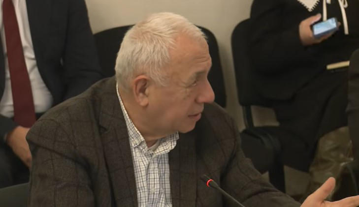 რევაზ ვაშაკიძე - ჩინეთიდან შემოვიდა დიდი რაოდენობით ქათმის მკერდის ხორცი ძალიან დაბალ ფასად, დაახლოებით, 4 ლარად - ქათმის დაახლოებით, მესამედი წონით ქათმის მკერდის ხორცია, შესაბამისად, ჩვენ აქ გაგვიჩნდა დიდი პრობლემა