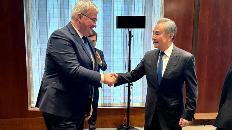 ანდრეი სიბიგა - ჩინეთი უკრაინას ენერგეტიკული დახმარების პაკეტს გადასცემს