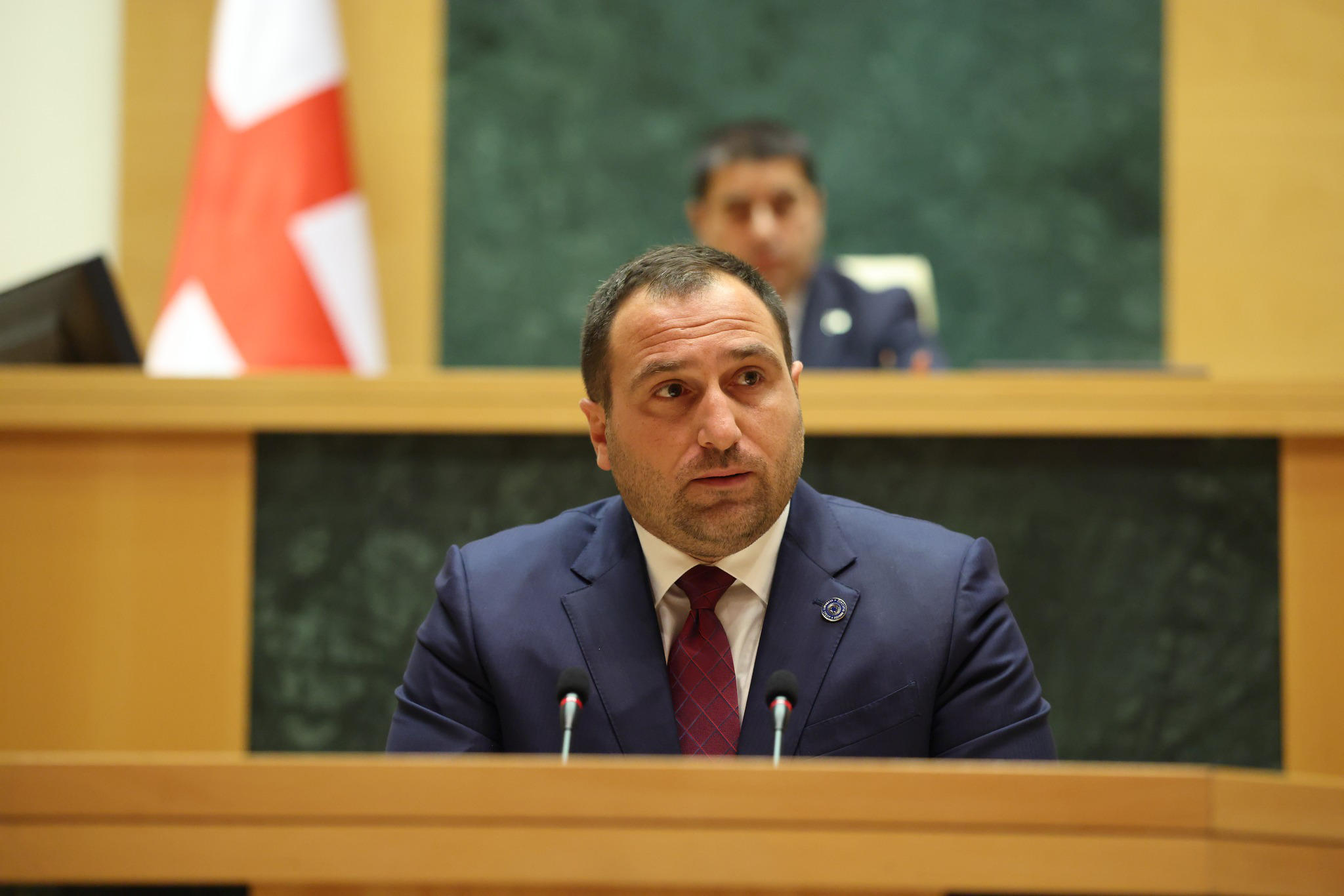 ირაკლი კირცხალია შალვა კერესელიძეს - როცა დასახიჩრებულ ადამიანებზე საუბრობთ, როგორ გიტრიალდებათ ენა, როდესაც გახარიას გუნდს წარმოადგენთ, ამ მატყუარა, მშიშარა კაცის გუნდს?!