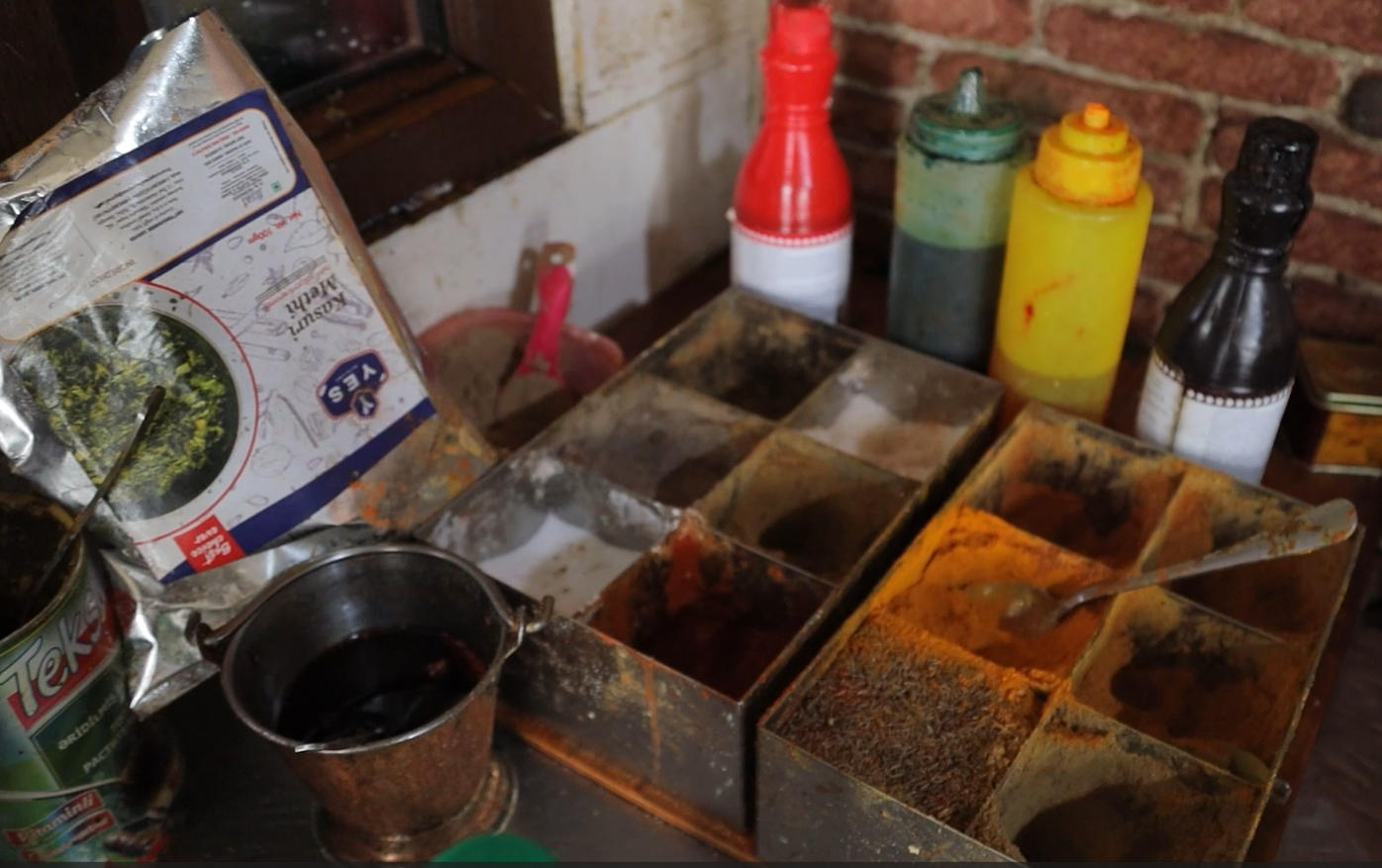 თბილისში მდებარე კვების ობიექტებში სურსათის ეროვნულმა სააგენტომ კრიტიკული შეუსაბამობები გამოავლინა და 7 ბიზნესოპერატორს საწარმოო პროცესი შეუჩერა