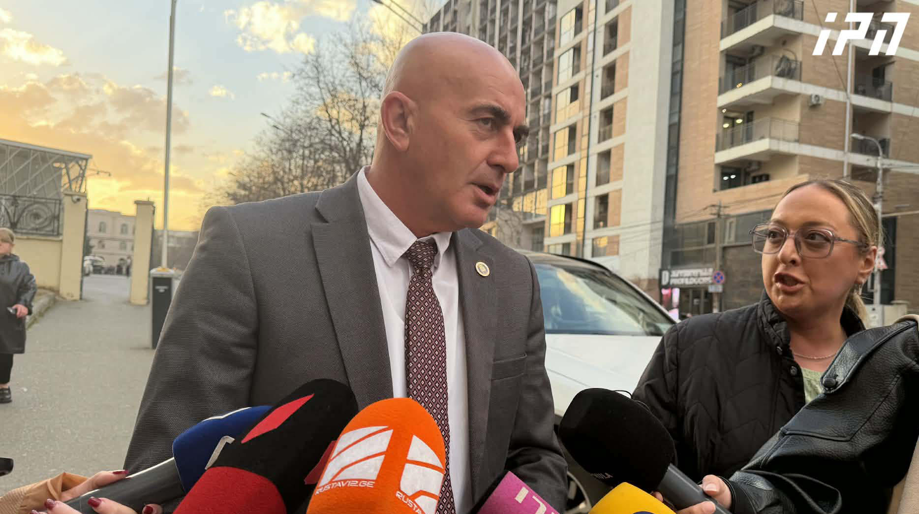 პროკურორი - ბრალდების მხარისთვის არ არის ცნობილი, სად იმყოფება ბრალდებული - კანონით გათვალისწინებულ ყველა ზომას გავატარებთ, რომ ბესარიონ ჟვანია წარმოდგენილი იყოს სამართალდამცავ უწყებაში