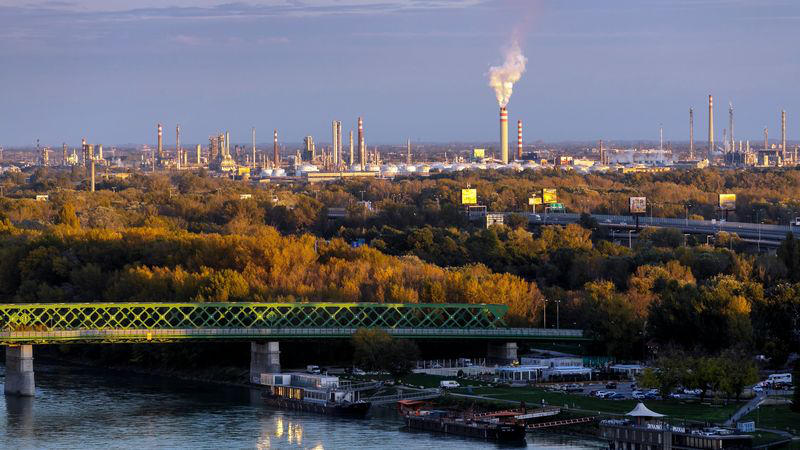 სლოვაკეთმა ნავთობის ინდუსტრიაში საგანგებო მდგომარეობა გამოაცხადა