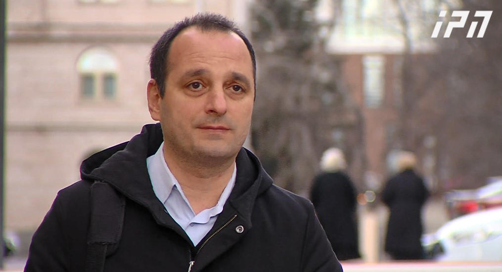 ირაკლი აბესაძე 4 ოქტომბრის საქმეზე - ლითონზე ექსპერტიზა ჩაატარა იურისტმა და ამით ყველაფერი ნათელია - ექსპერტი მივიდა, სასახლის ღობეს დახედა და თქვა, უჰ, ეს გატეხილი უნდა იყოს და არა გაჭრილიო - შეგვიძლია ვთქვათ, რომ დასკვნა ყალბია