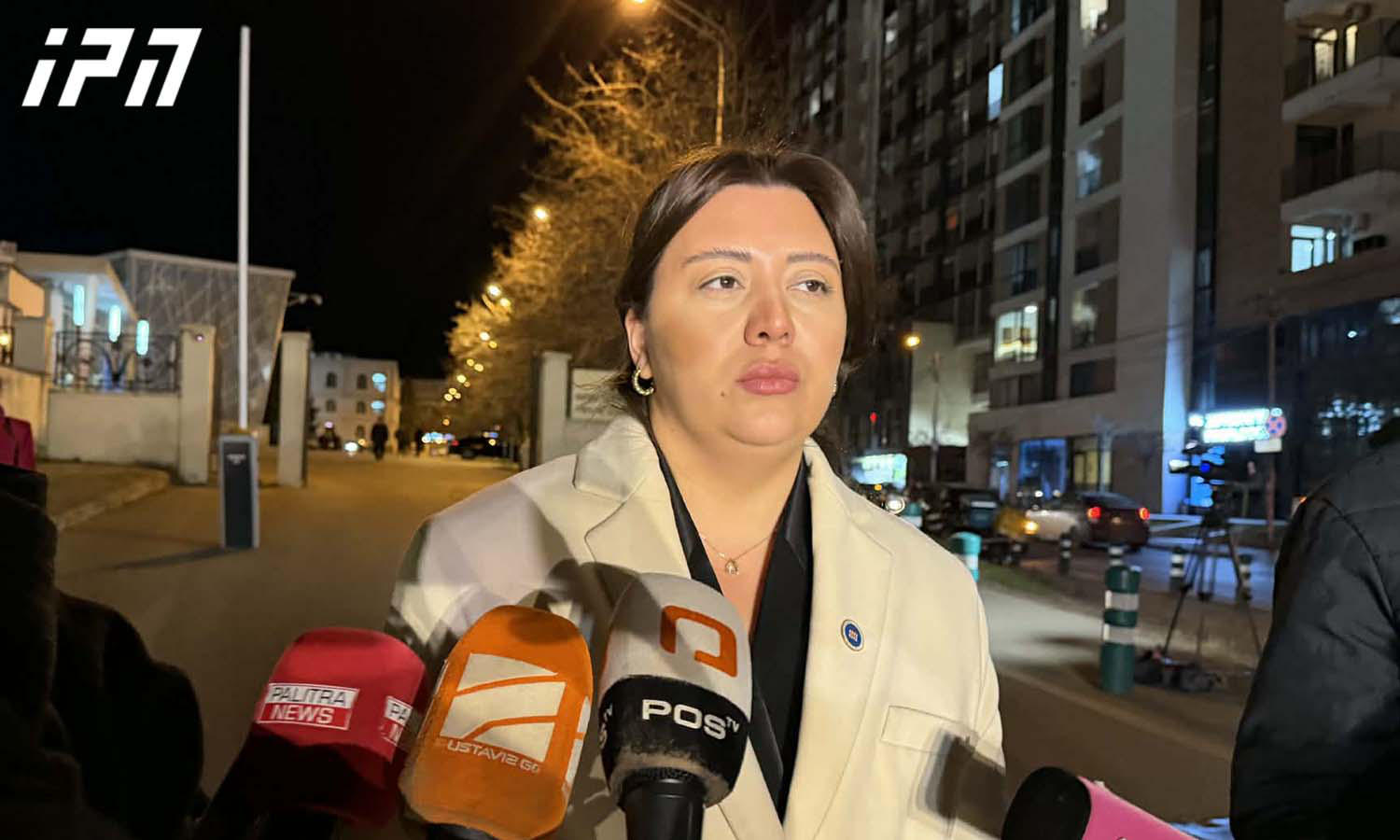 პროკურორი - ბრალდებულმა ელისო კილაძემ განმარტა, რომ მხოლოდ ოთარ-რომანოვ ფარცხალაძეს არ იცნობს, ასევე, განაცხადა, რომ მას არ ჰქონდა ქოლცენტრები, სხვა შემთხვევაში, მასაც ამხელდა