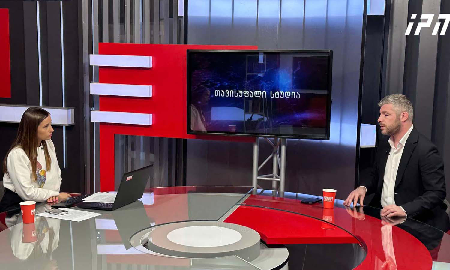 ირაკლი კუპრაძე - თუ ქმედითი შეთავაზება იარსებებს, დავფიქრდებით, მაგრამ რაზე ვამბობ უარს, ვინმემ იცით? ან „ქართული ქარტია“ გადააგდეს, აღარ არსებობს, გააწერეს ხელი თუ ჯვარი აიყარეს? - ჩვენ ვაძლიერებთ „ლელოს“, რაშიც მამუკა და ბადრი აქტიურად არიან ჩართული