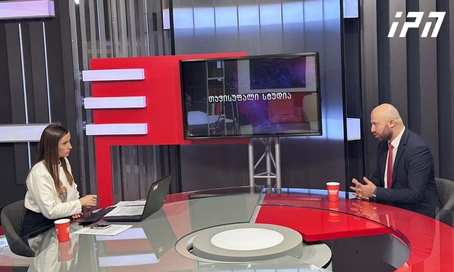 ბერდია სიჭინავა - ქოლცენტრები გამოიყენებოდა პარტიული „შავი სალაროს“ შესავსებად, კონვერტების დასარიგებლად - ბანდიტურ ორგანიზმად გადაიქცა ხელისუფლება: ახლა ერთმა ჯგუფმა უნდა გადააბაროს მეორეს „ოფშიაკი”, ფული, ნაშთი