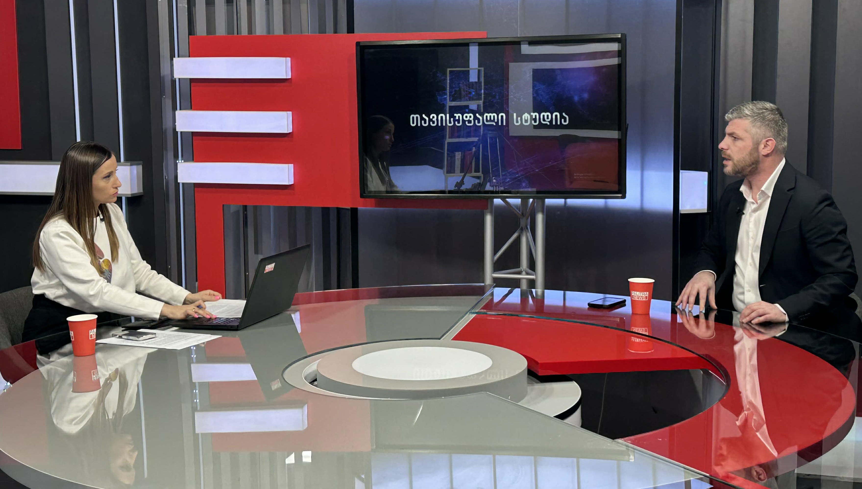 ირაკლი კუპრაძე - თუ ქმედითი შეთავაზება იარსებებს, დავფიქრდებით, მაგრამ რაზე ვამბობ უარს, ვინმემ იცით? ან „ქართული ქარტია“ გადააგდეს, აღარ არსებობს, გააწერეს ხელი თუ ჯვარი აიყარეს? - ჩვენ ვაძლიერებთ „ლელოს“, რაშიც მამუკა და ბადრი აქტიურად არიან ჩართული