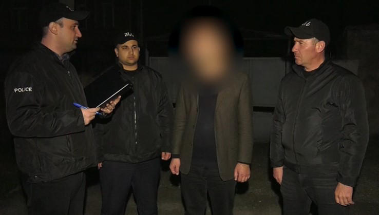 პოლიციამ იმერეთის ერთ-ერთ საჯარო სკოლაში, არასრულწლოვნის მიმართ ჩადენილი გარყვნილი ქმედების ბრალდებით მასწავლებელი დააკავა