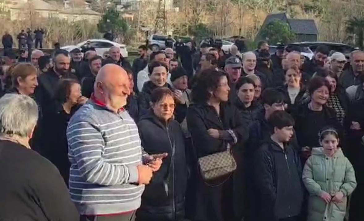 ქობულეთში, სოფელ ბობოყვათში მოსახლეობამ საპროტესტო აქცია გამართა