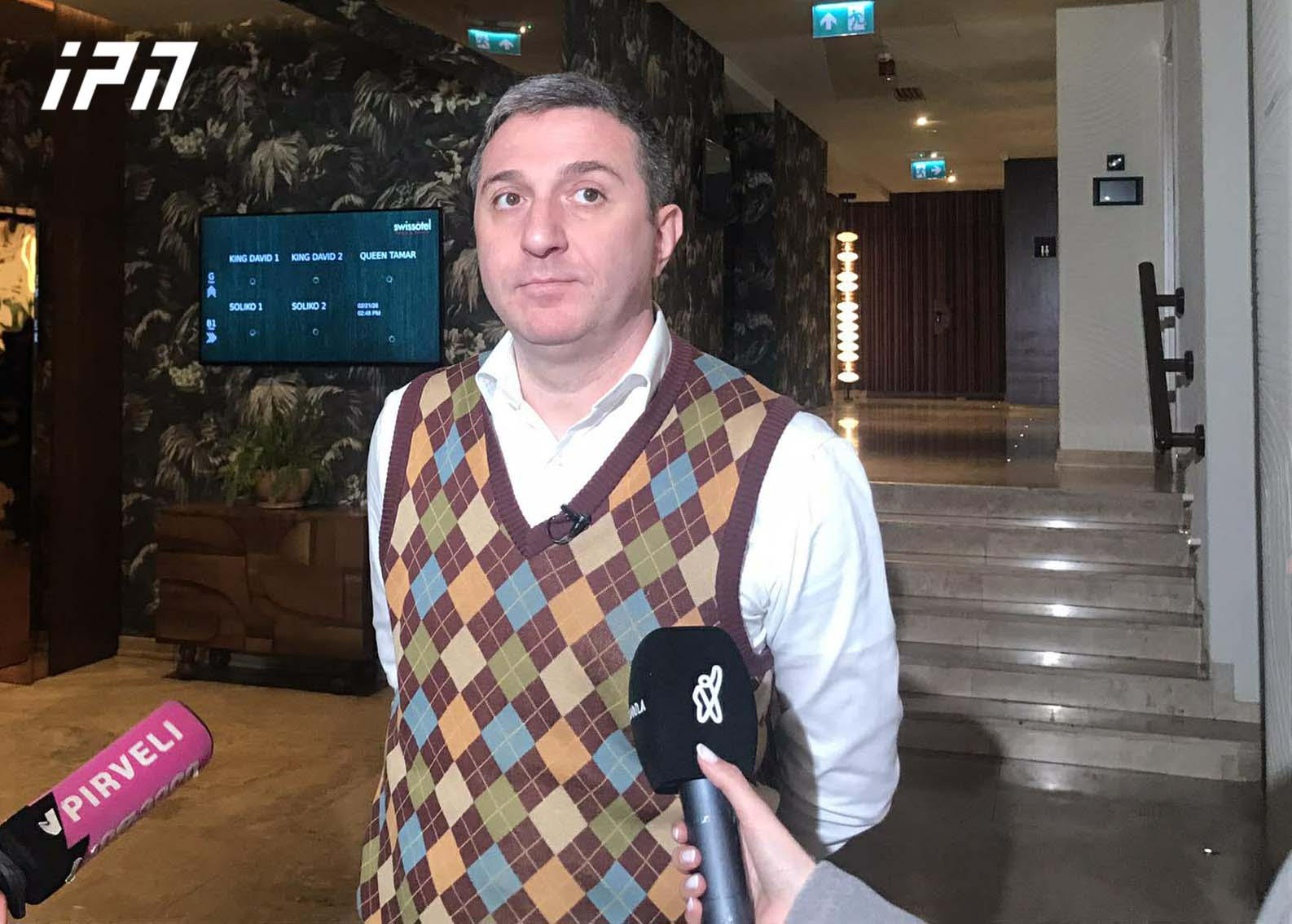 გიორგი კეპულაძე - როგორც ჩანს, „ოცნებამ“ მომხრეებშიც აღმოაჩინა, რომ უკმაყოფილოები არიან ფასებით და მთავრობამ ხომ უნდა აჩვენოს, რომ რამეს აკეთებს - კომისიების შექმნა არის ბაქი-ბუქი, ეკონომიკის ფაკულტეტის პირველ კურსზე ასწავლიან, რომ ამ გზებით ფასები არ მცირდება