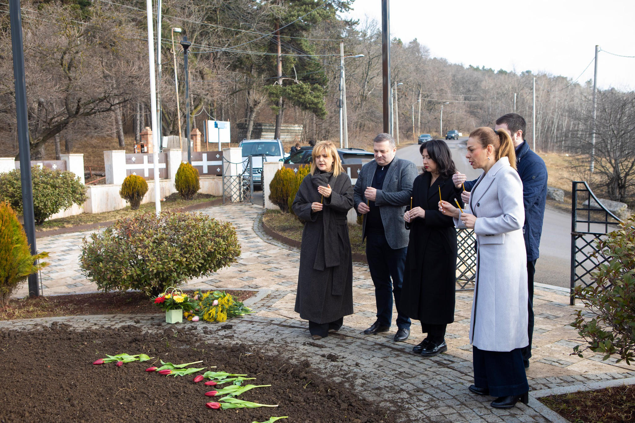 პარტია „გახარია საქართველოსთვის“ წევრებმა იუნკერთა ხსოვნას პატივი მიაგეს