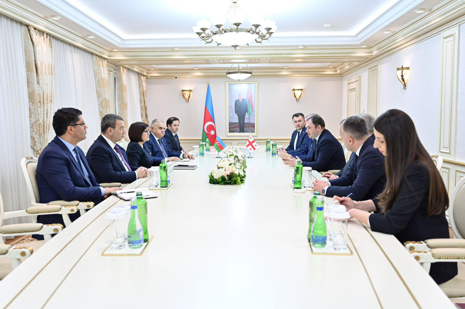 ნიკოლოზ სამხარაძე აზერბაიჯანის მილი მეჯლისის თავმჯდომარეს შეხვდა