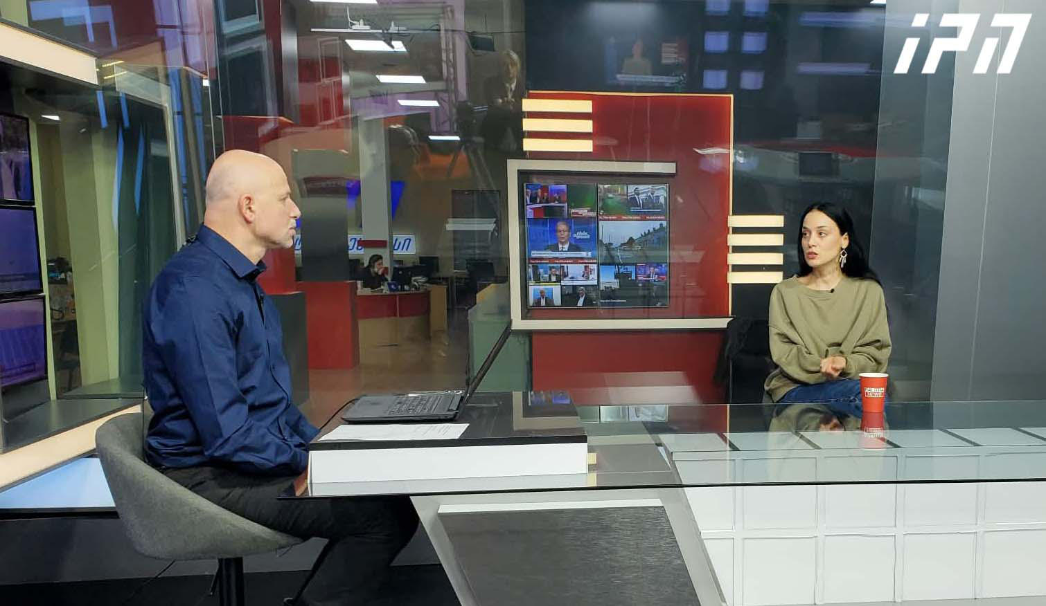 ნანკა კალატოზიშვილი - ანდროს ბანერი უნდა ყოფილიყო რეპრესირებულ თეატრზე, რაც ყველა გამვლელს შეახსენებდა, რომ მისი მსახიობი გაიტაცეს - თეატრს წლების მანძილზე ბიუჯეტი არ გაუზარდეს ზუსტად იმიტომ, რომ არ დაიჩოქა