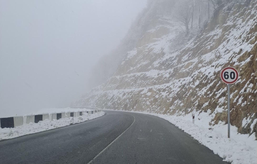 ნაქერალას უღელტეხილზე მისაბმელიანი და ნახევრადმისაბმელიანი ავტოტრანსპორტის მოძრაობა აკრძალულია