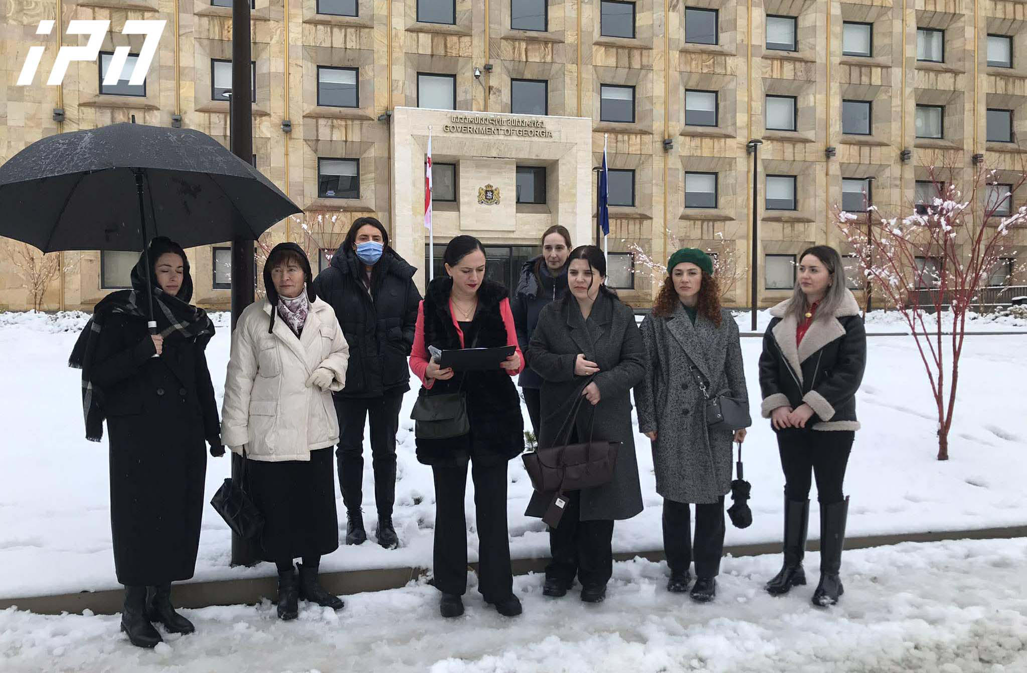 პირველ კლასში ჩარიცხვის ასაკის თაობაზე, მშობლები პრემიერთან შეხვედრას და  გარდამავალი პერიოდის დაშვებას მოითხოვენ