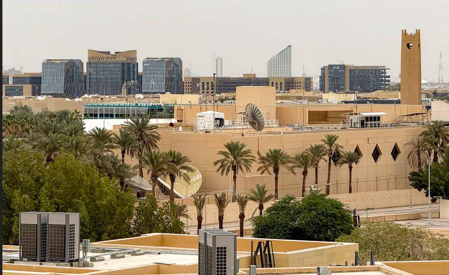 აშშ ახლო აღმოსავლეთში ორ საელჩოს ხურავს და რამდენიმე ქვეყანაში საკონსულო წარმომადგენლობას ამცირებს