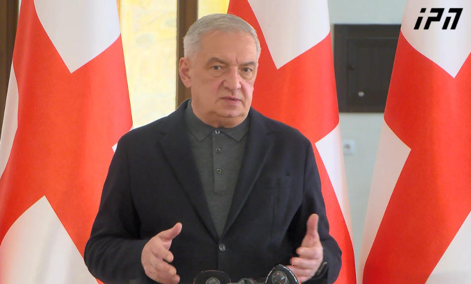 გია ვოლსკი ოპოზიციის ნაწილის გაერთიანებაზე - რაღაც შიდა თეატრი ჩამოაყალიბეს, მათი მიზანი მძიმე და შავბნელია - სალომე ზურაბიშვილი დატოვეს ისეთ პოზიციაში, როდესაც დროშით ხელში დაიარება და ამბობს, პრეზიდენტი ვარო