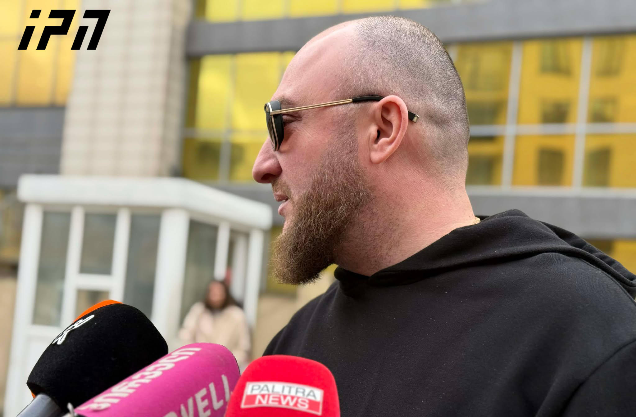 კოკა მორგოშია ლევან ჯანგველაძის მძღოლ გია ჩადუნელსა და  ბიზნესმენის მკვლელობისას თანმხლებ კახა ძანძავაზე - როცა მე და ლევანი რაღაცაზე ვსაუბრობდით და ჩადუნელი ან ძანძავა შემოდიოდნენ, ლევანი ჩუმდებოდა, მათ არ ენდობოდა