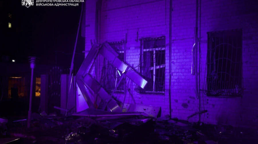 რუსებმა დნიპროს შეუტიეს, დაშავდა 10 ადამიანი