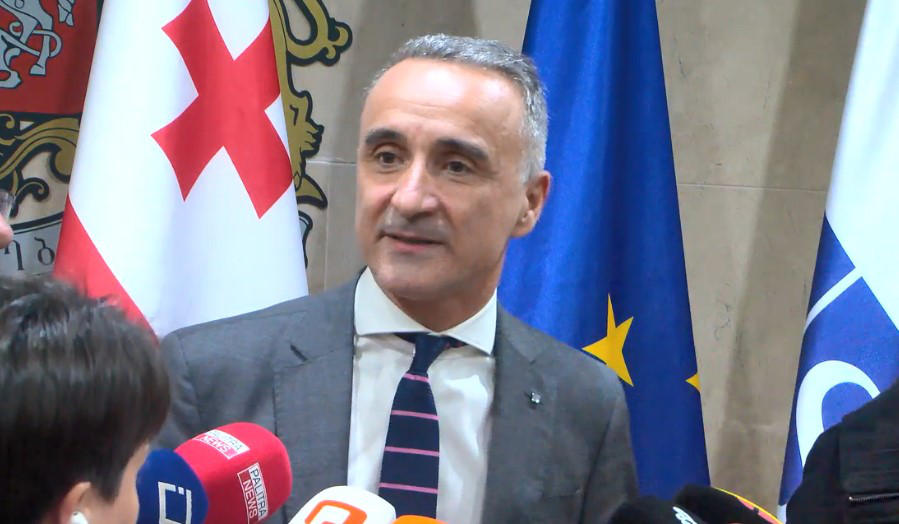 პერე ჟოან პონს სამპიეტრო - პრემიერს, პარლამენტის სპიკერს ვუთხარით, რომ მინიმუმ უნდა განიხილონ პატიმრების გათავისუფლება, რომლებმაც განაჩენის მინიმუმ 50% გაატარეს ციხეში - ისინი ციხეში არიან, ვინაიდან, პოლიტიკური საქმიანობით იყვნენ დაკავებული