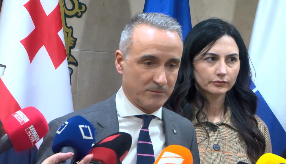 ეუთო-ს საპარლამენტო ასამბლეის პრეზიდენტი - მოვითხოვეთ პატიმრების მონახულება, განსაკუთრებით, მზია ამაღლობელის, რაც გამოვხატეთ პრემიერთან, პრეზიდენტთან, შს მინისტრთან, პარლამენტის სპიკერთან, მათ გვიპასუხეს: „არა“