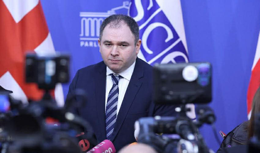 ნიკოლოზ სამხარაძე - კაია კალასმა განაცხადა, "ისეთ მდგომარეობაში ვართ, დალევა უნდა დავიწყოთო", როცა ადამიანი ამბობს, რომ საქართველოში რუსეთი იმარჯვებს, მგონი, ის სწორედ ალკოჰოლური თრობის ქვეშაა