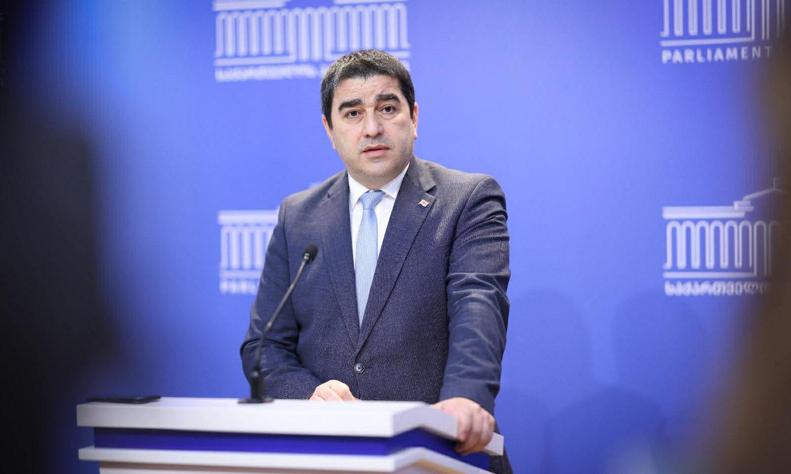 შალვა პაპუაშვილი - „ნაციონალურ მოძრაობაში“ კონფლიქტი აქვთ იმაზე, ვინ იქნება ყოჩი და ვინ ცხვარი - ჩვენ ისღა დაგვრჩენია, მოვიმარჯვოთ პოპკორნი და ვუყუროთ ყოჩების და ცხვრების გადანაწილებებს