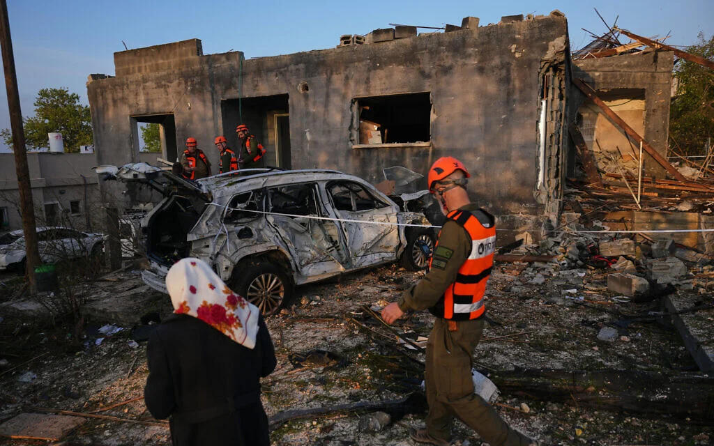 ისრაელში, ირანის სარაკეტო თავდასხმის შედეგად, ათობით ადამიანი მსუბუქად დაშავდა