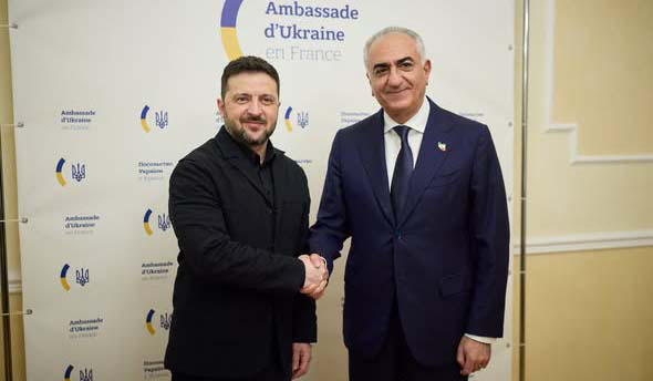 ვოლოდიმირ ზელენსკი პარიზში რეზა ფეჰლევის შეხვდა