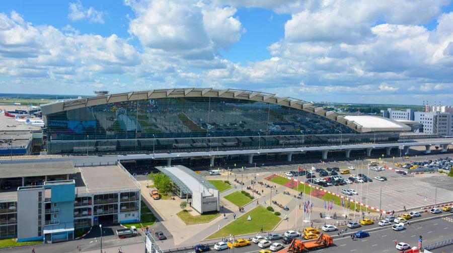 რუსეთის თავდაცვის სამინისტროს ინფორმაციით, უკრაინამ 300-მდე დრონით შეუტია