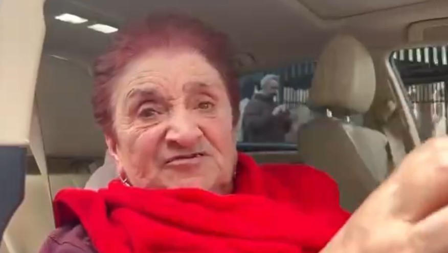 სპეცოპერაციის დროს დაშავებული ქალი - პოლიციელები ოთახში რომ შემოვიდნენ, მინა გატეხეს, მითხრეს, არ გაინძრეთ, თორემ გესვრითო, ვეხვეწებოდი, ნუ მაზარალებთ, არ დაამსხვრიოთ-მეთქი, შემდეგ ბიჭმა დაიყვირა, დედაჩემს ესროლეთო? სისხლი მდიოდა ფეხიდან