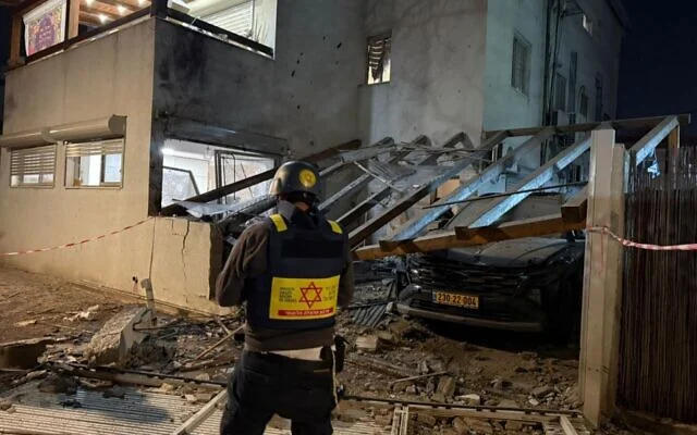 ისრაელში ირანის მხრიდან ბალისტიკური რაკეტით თავდასხმის შედეგად ორი ადამიანი დაიღუპა