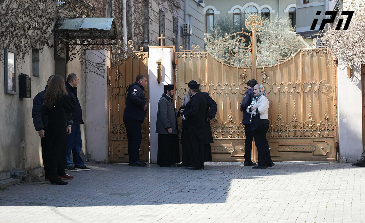 საპატრიარქოში წმინდა სინოდის წევრები იკრიბებიან