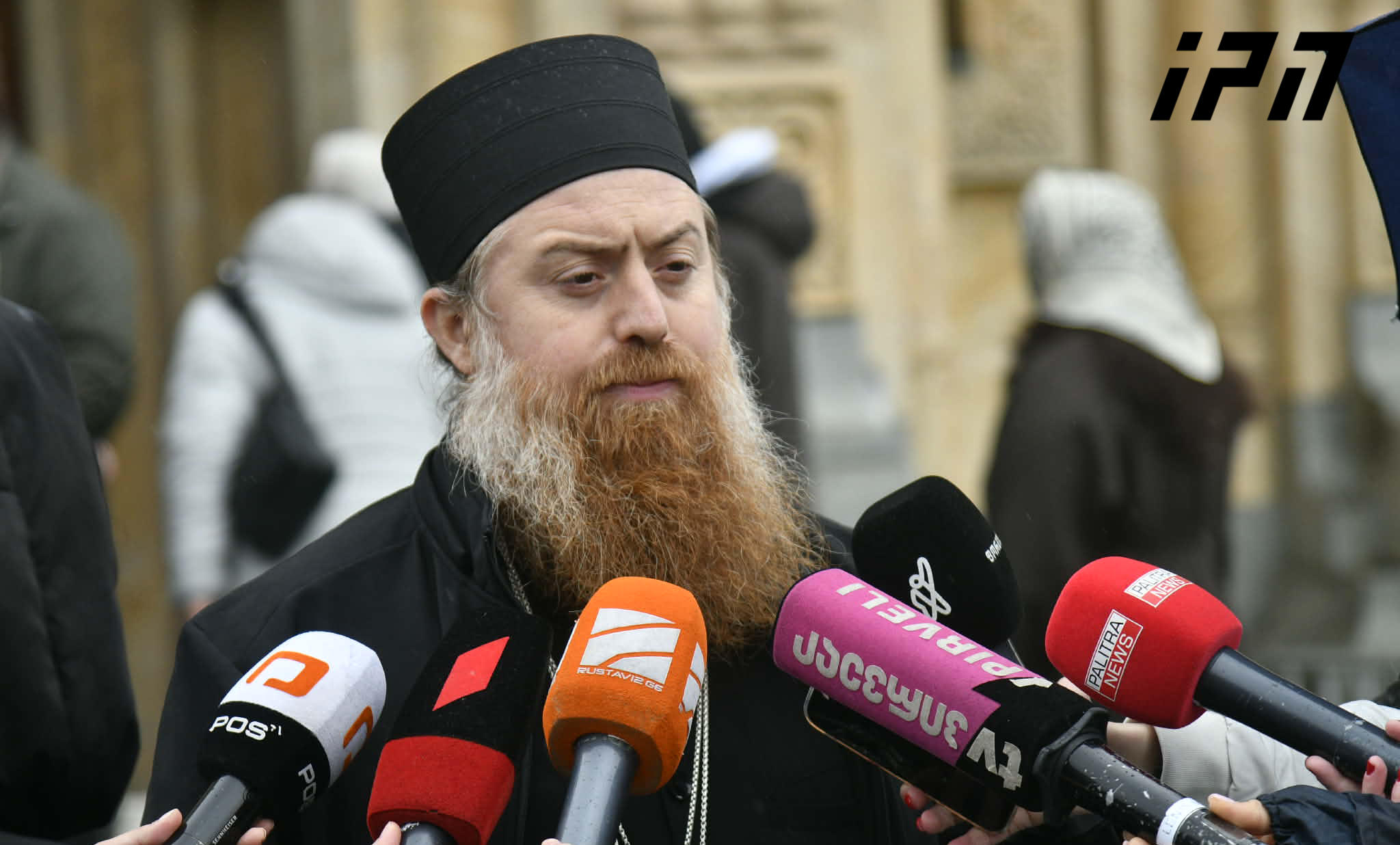 არქიმანდრიტი იოვანე მჭედლიშვილი - კვირის მსახურება დაიწყება 09:00 საათზე, მეუფე შიო აღავლენს წირვას, მსოფლიო პატრიარქს 12:00 საათისთვის ველოდებით და წესის აგებაში მიიღებს მონაწილეობას - ეს არის მისი გადაწყვეტილება