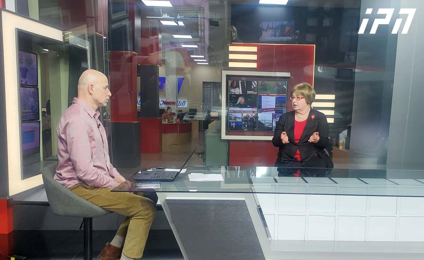 ლელა ჯეჯელავა - ვერავინ დამარწმუნებს, რომ მიტროპოლიტმა შიომ თავად გადაწყვიტა, სიყრმის მეგობარი, გიორგი მარგველაშვილი სამების ტაძარში არ ყოფილიყო - პარტიულ დაკრძალვად აქციეს ამხელა მოვლენა, რაც „ქართული ოცნების“ გაჭირვებაზე მიანიშნებს