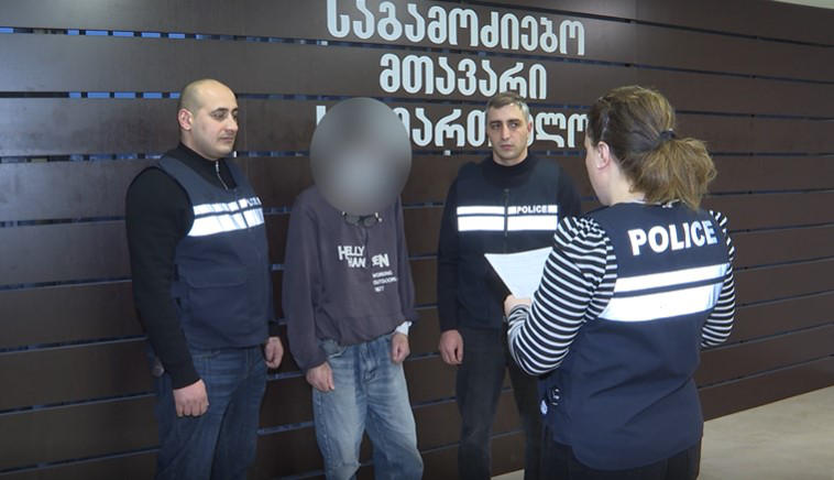 თბილისში დედისა და ძმის მკვლელობის ბრალდებით ერთი პირი დააკავეს