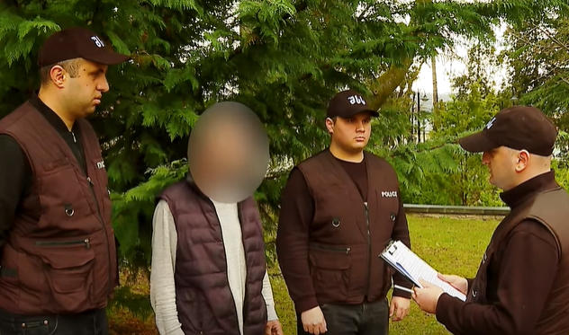 მცხეთის პოლიციამ ძალადობის, მუქარისა და გაუპატიურების ბრალდებით ერთი პირი დააკავა