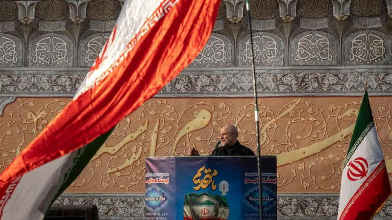 ირანის პარლამენტის სპიკერი - მტერი საჯაროდ მოლაპარაკებებზე მიანიშნებს, მაგრამ საიდუმლოდ სახმელეთო თავდასხმას გეგმავს - ჩვენი ძალები ელოდებიან ამერიკელი ჯარისკაცების ხმელეთით შემოსვლას