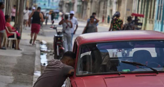 დიმიტრი პესკოვი - კუბა ბლოკადის გამო სასოწარკვეთილ მდგომარეობაში აღმოჩნდა - რუსეთი გულგრილი ვერ დარჩება