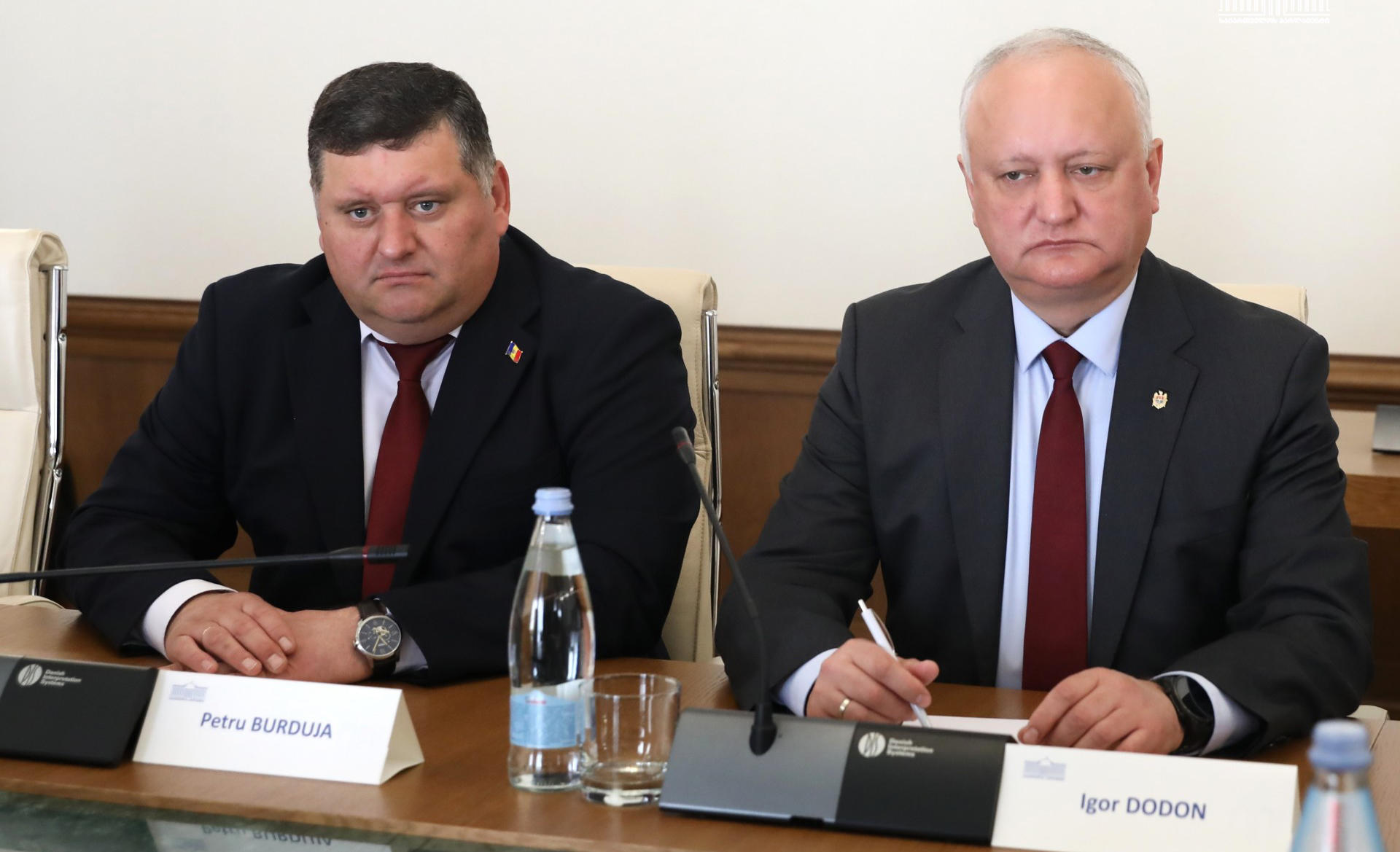 მოლდოვის ყოფილი პრეზიდენტი, დეპუტატი იგორ დოდონი, მოლდოვის პარლამენტის წევრებთან ერთად საქართველოს პარლამენტს სტუმრობდა