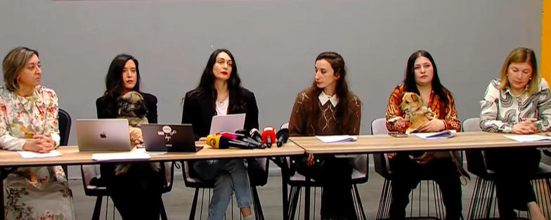 ცხოველთა დამცველები - სურსათის ეროვნული სააგენტო პირად საუბრებში აღნიშნავს, რომ სტერილიზაციისთვის წაყვანილი ცხოველების უმეტესობა უკან აღარ დაბრუნდება, მათი პასუხია: ბუნებაში გავუშვით - ვითხოვთ ცხოველების პირვანდელ ტერიტორიაზე დაბრუნებას