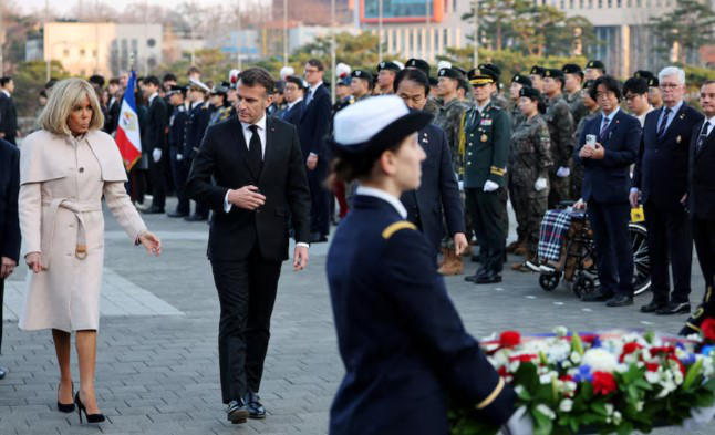 ემანუელ მაკრონი დონალდ ტრამპის განცხადებაზე, რომ „მაკრონს ცოლი ძალიან ცუდად ექცევა“ - ეს სიტყვები არც დახვეწილია და არც შესაფერისი - პასუხის გაცემას არ ვაპირებ, ეს პასუხს არ იმსახურებს